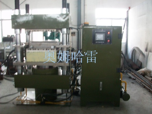 為了保證粉末成型機(jī)成效的發(fā)揮